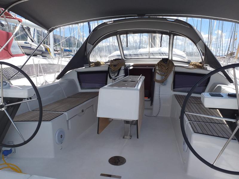 Book yachts online - sailboat - Dufour 430 Grand Large - Fenera - rent