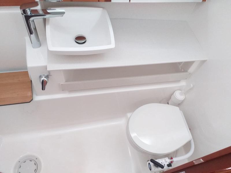 Book yachts online - sailboat - Dufour 430 Grand Large - Fenera - rent