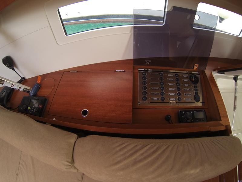 Book yachts online - sailboat - Dufour 410 Grand Large - Dolin - rent