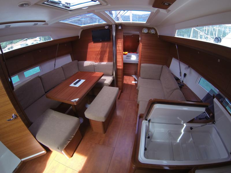 Book yachts online - sailboat - Dufour 410 Grand Large - Dolin - rent