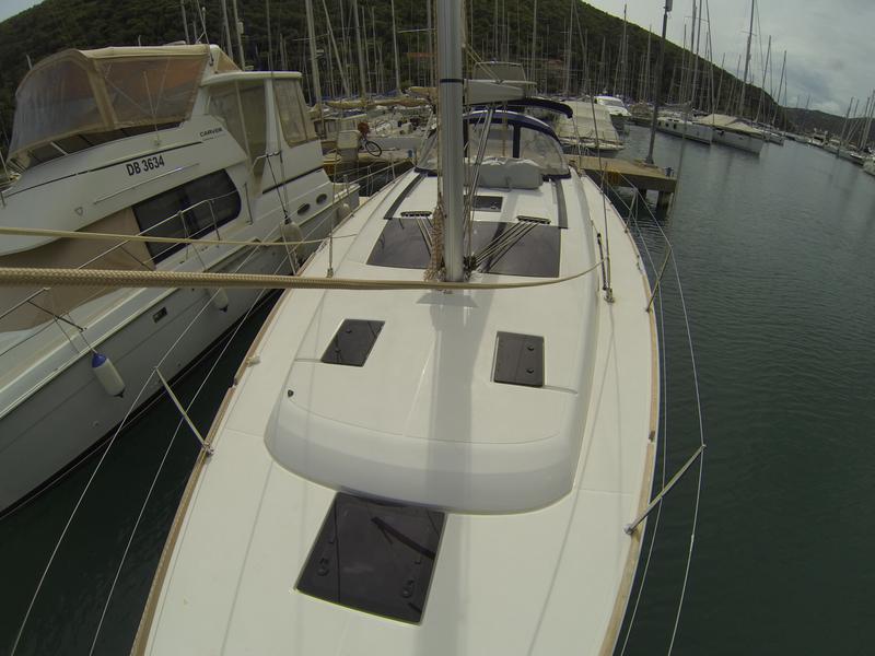 Book yachts online - sailboat - Dufour 410 Grand Large - Dolin - rent