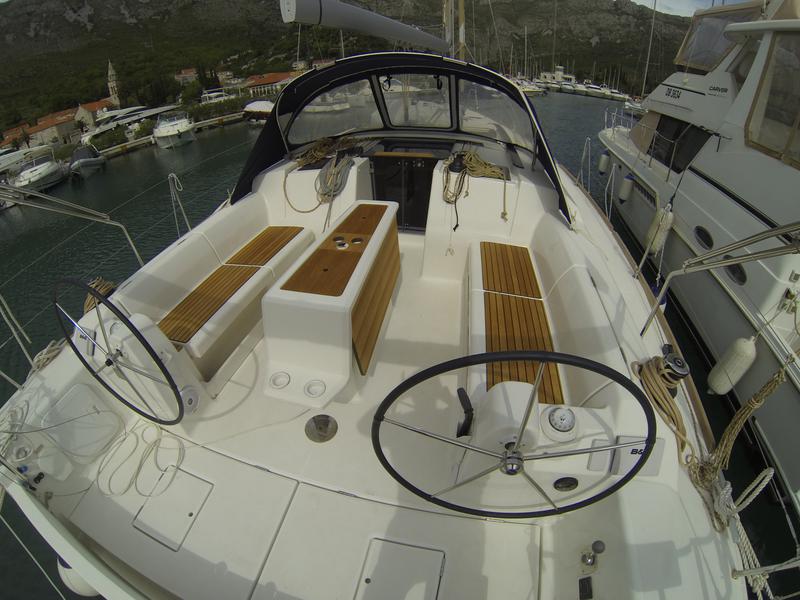 Book yachts online - sailboat - Dufour 410 Grand Large - Dolin - rent