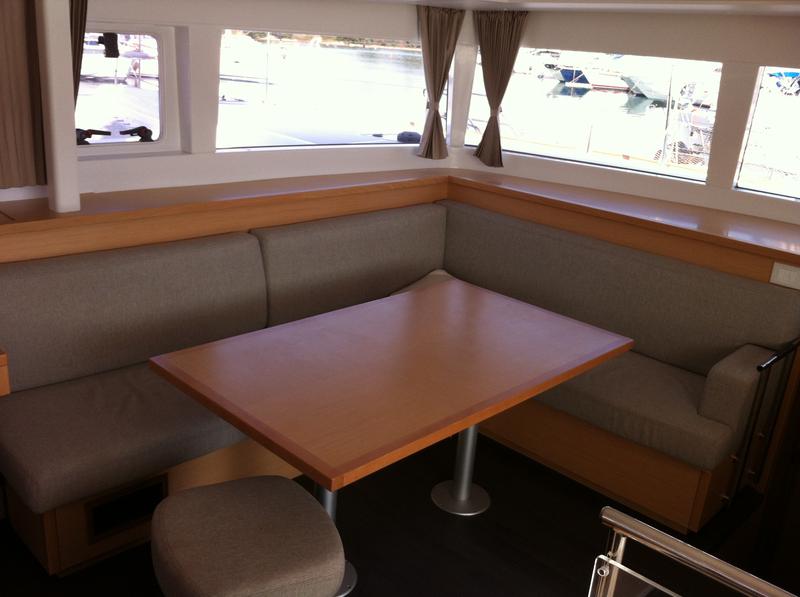 Book yachts online - catamaran - Lagoon 450 - Bevanda - rent