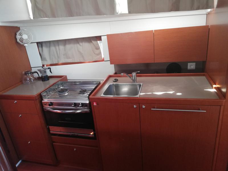 Book yachts online - sailboat - Oceanis 38.1 - Mirta - rent