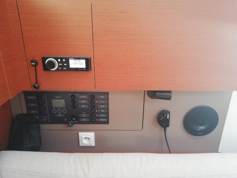 Book yachts online - sailboat - Oceanis 38.1 - Mirta - rent