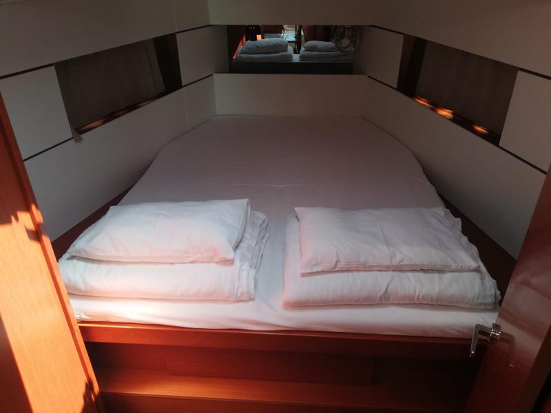 Book yachts online - sailboat - Oceanis 38.1 - Mirta - rent