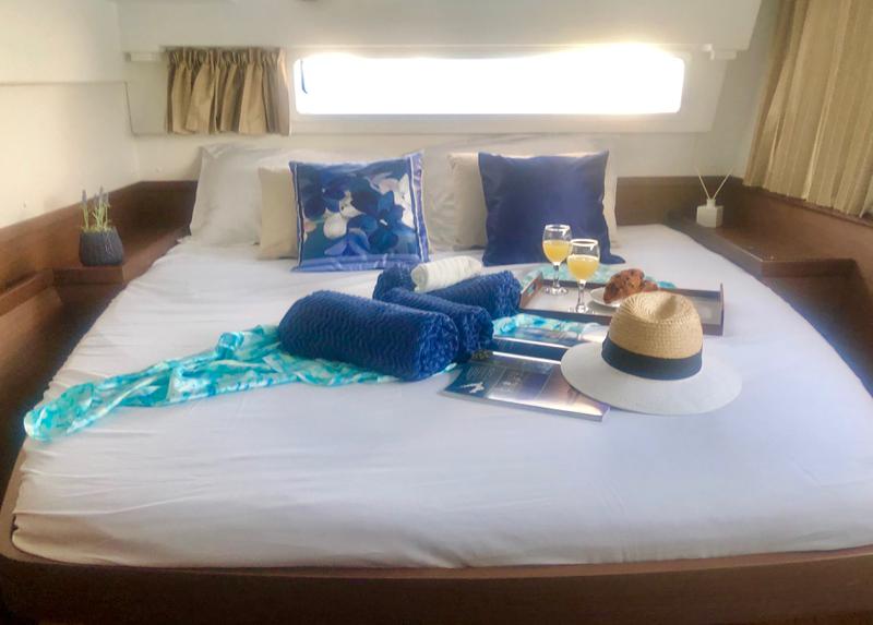 Book yachts online - catamaran - Lagoon 42 - Aura (skippered) - rent