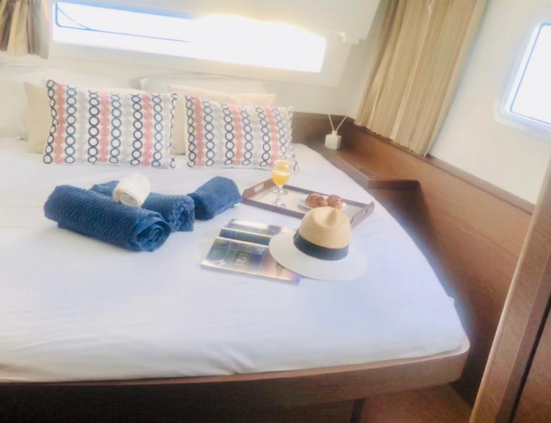 Book yachts online - catamaran - Lagoon 42 - Aura (skippered) - rent