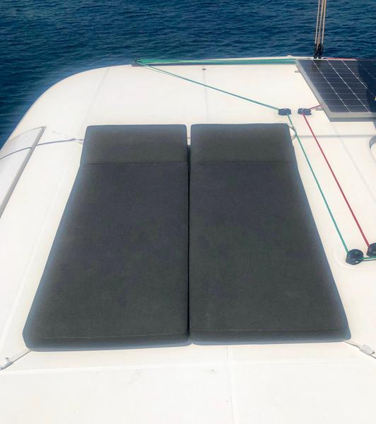 Book yachts online - catamaran - Lagoon 42 - Aura (skippered) - rent