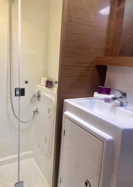 Book yachts online - catamaran - Lagoon 42 - Aura (skippered) - rent