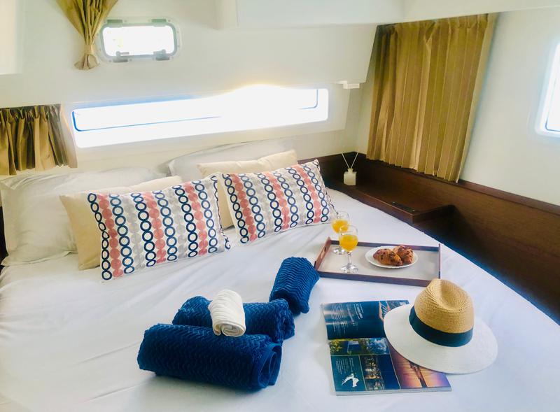 Book yachts online - catamaran - Lagoon 42 - Aura (skippered) - rent