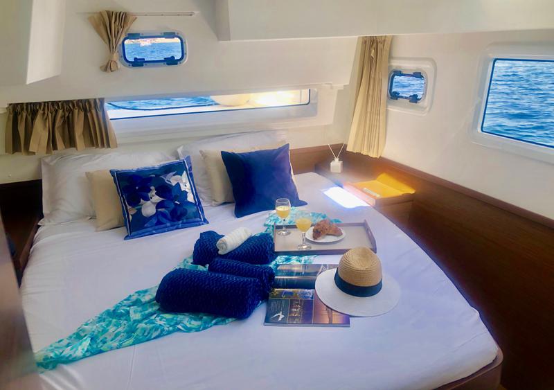 Book yachts online - catamaran - Lagoon 42 - Aura (skippered) - rent