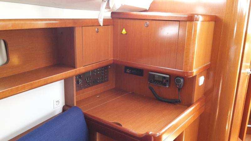 Book yachts online - sailboat - Oceanis 37 - Serena - rent