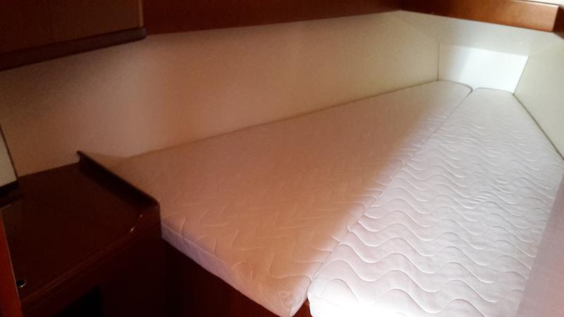 Book yachts online - sailboat - Oceanis 37 - Serena - rent