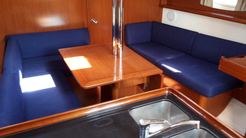 Book yachts online - sailboat - Oceanis 37 - Serena - rent