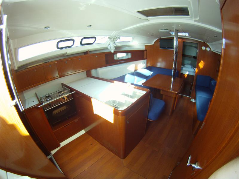 Book yachts online - sailboat - Oceanis 37 - Serena - rent