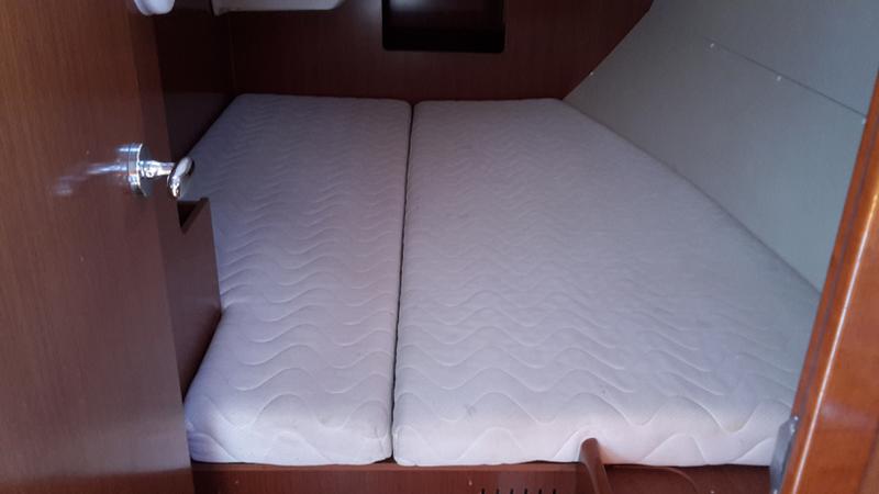 Book yachts online - sailboat - Oceanis 37 - Serena - rent