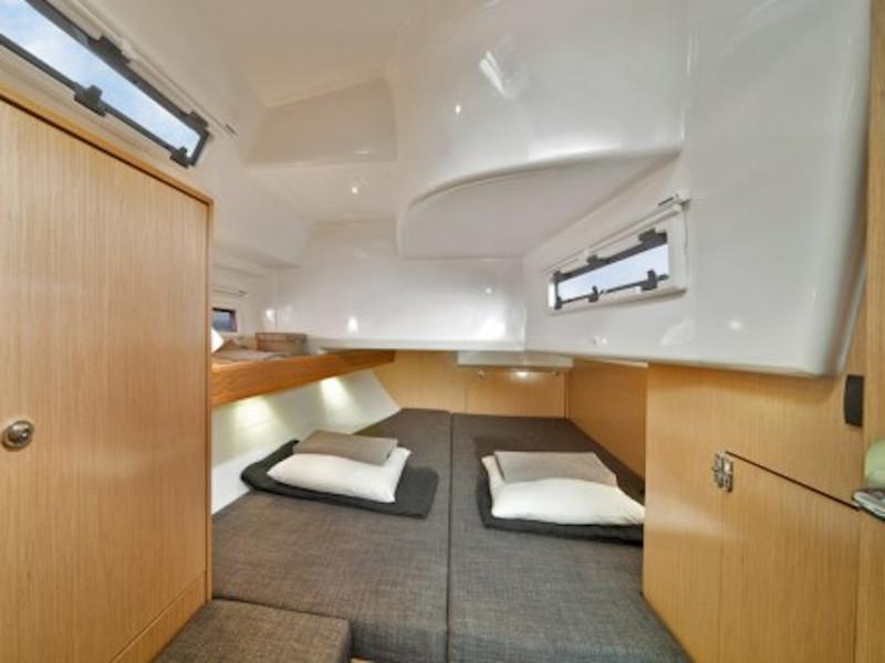 Book yachts online - sailboat - Bavaria 40 - Honey S - rent