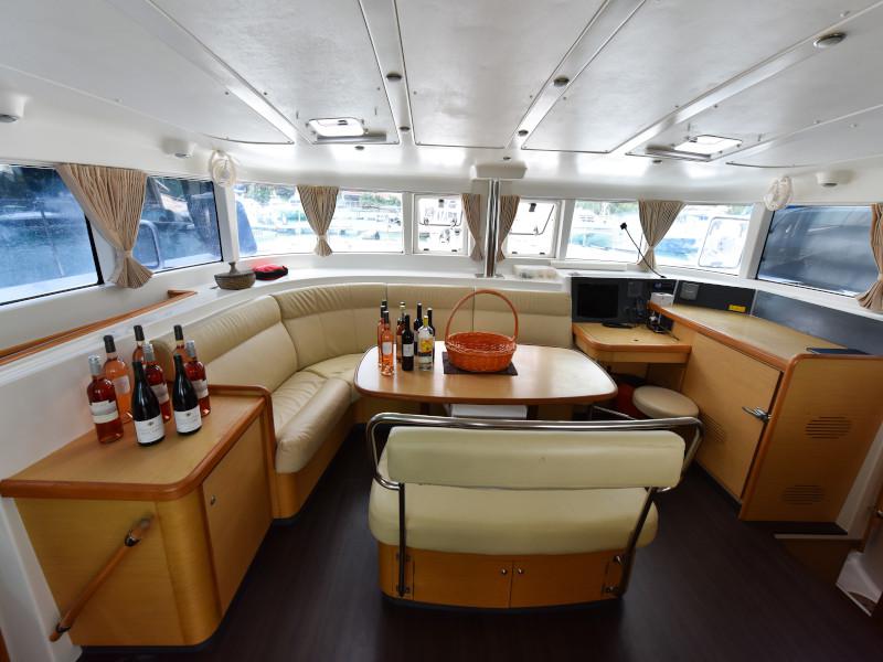 Book yachts online - catamaran - Lagoon 440 - Mystikal - rent