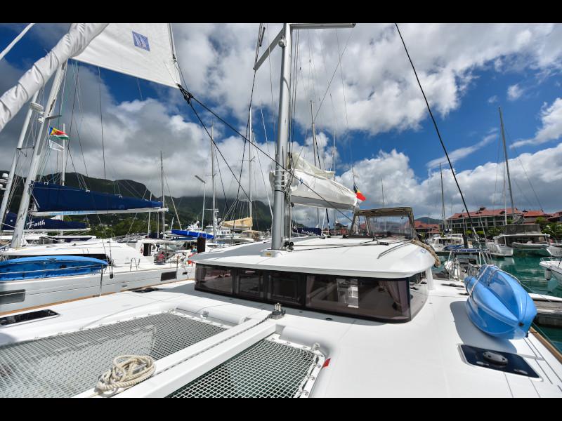 Book yachts online - catamaran - Lagoon 400 - Emilio - rent