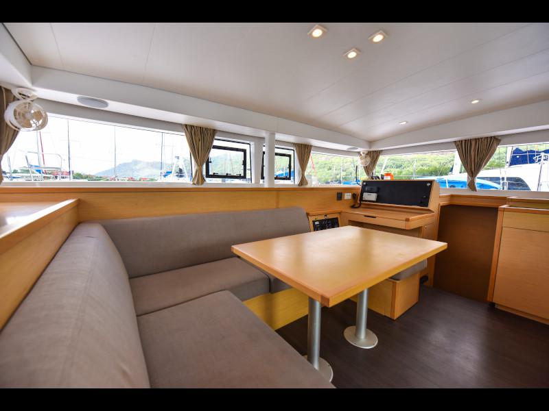 Book yachts online - catamaran - Lagoon 400 - Emilio - rent
