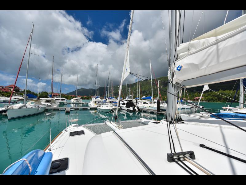 Book yachts online - catamaran - Lagoon 400 - Emilio - rent