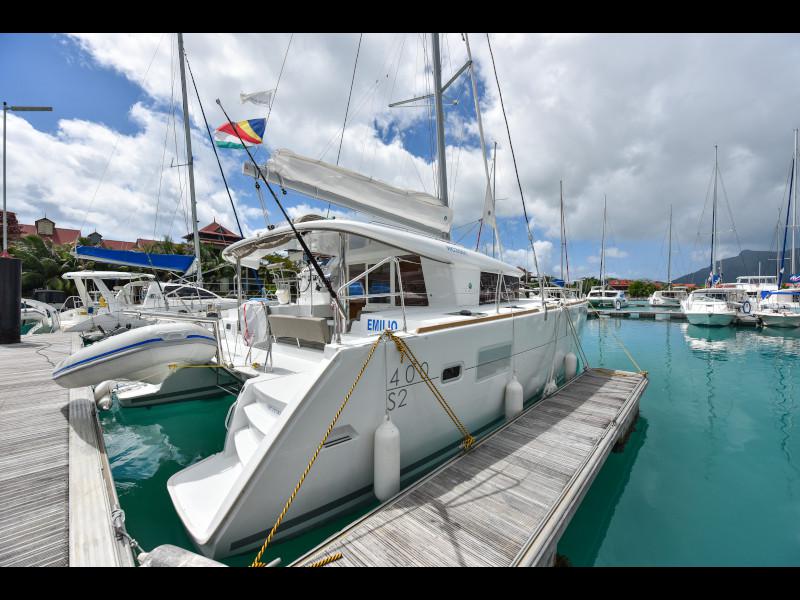Book yachts online - catamaran - Lagoon 400 - Emilio - rent