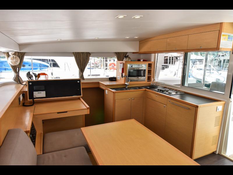 Book yachts online - catamaran - Lagoon 400 - Emilio - rent