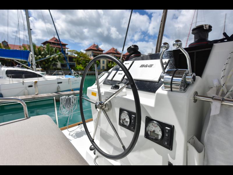 Book yachts online - catamaran - Lagoon 400 - Emilio - rent