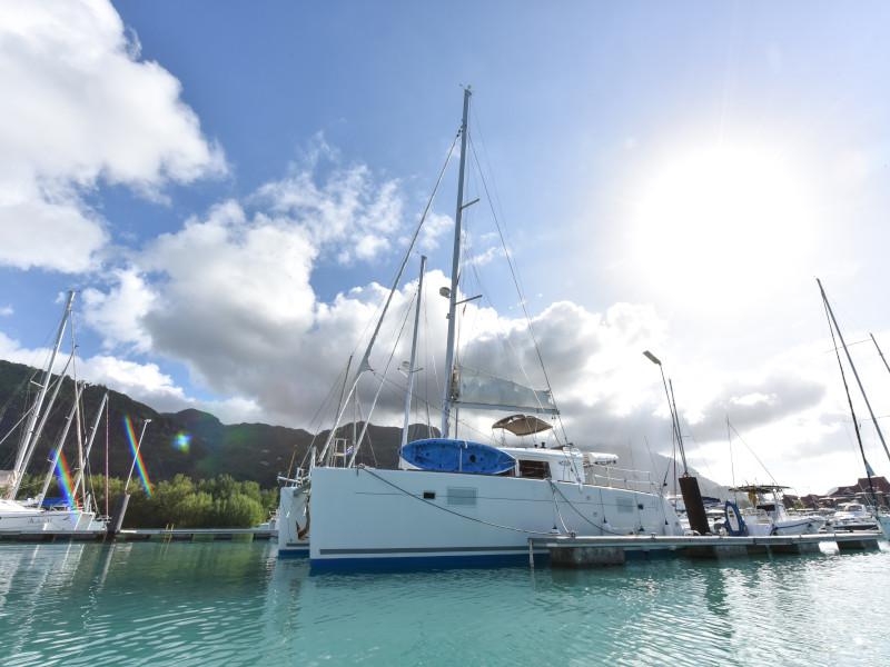Book yachts online - catamaran - Lagoon 450 - Muzikal - rent