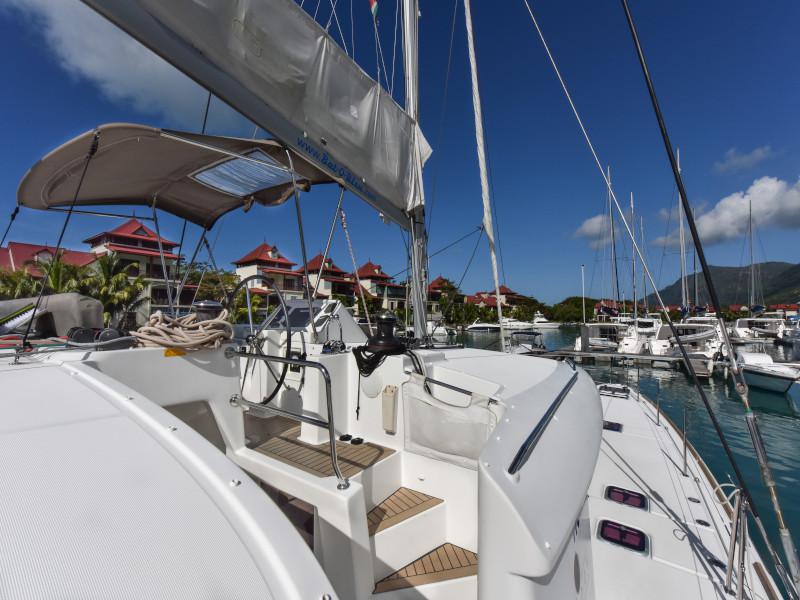 Book yachts online - catamaran - Lagoon 450 - Muzikal - rent