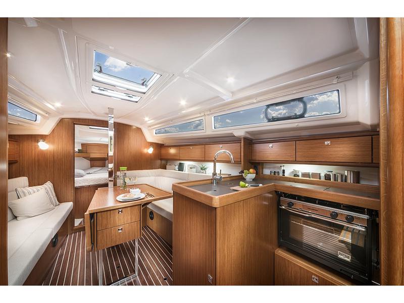 Book yachts online - sailboat - Bavaria 34 '19 - Namaste - rent