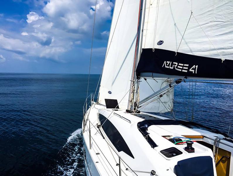 Book yachts online - sailboat - Azuree 41 - Calima - rent