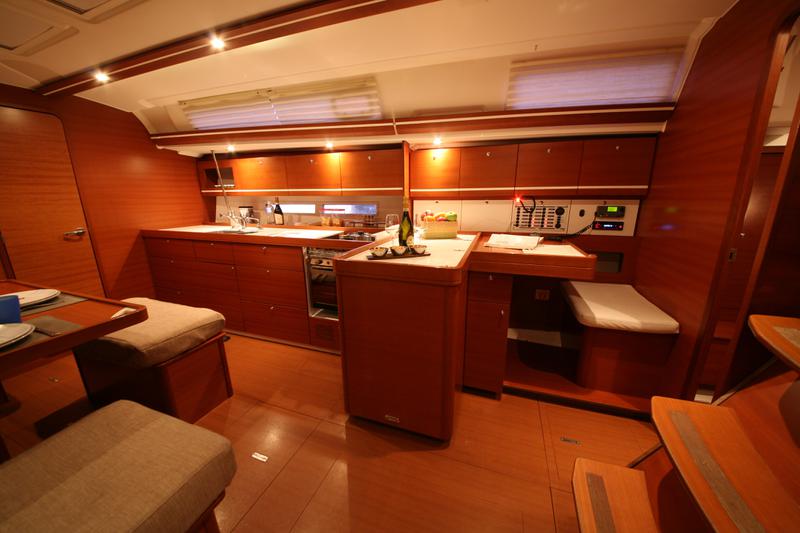 Book yachts online - sailboat - Dufour 445 GL - McLir - rent