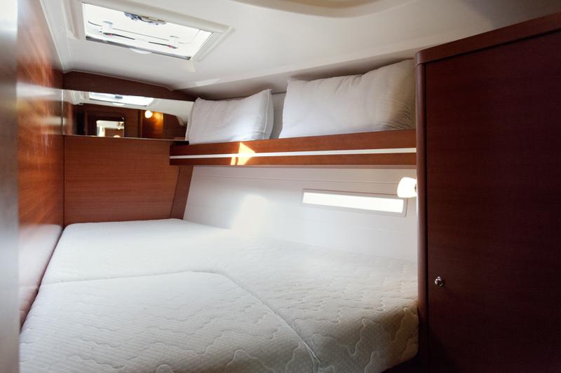 Book yachts online - sailboat - Dufour 445 GL - McLir - rent