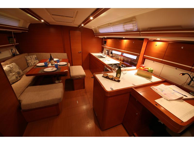 Book yachts online - sailboat - Dufour 445 GL - McLir - rent