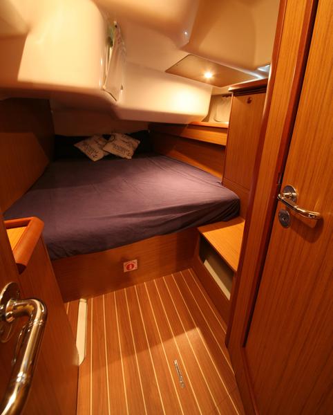 Book yachts online - sailboat - Sun Odyssey 45 Performance - Aurora - rent