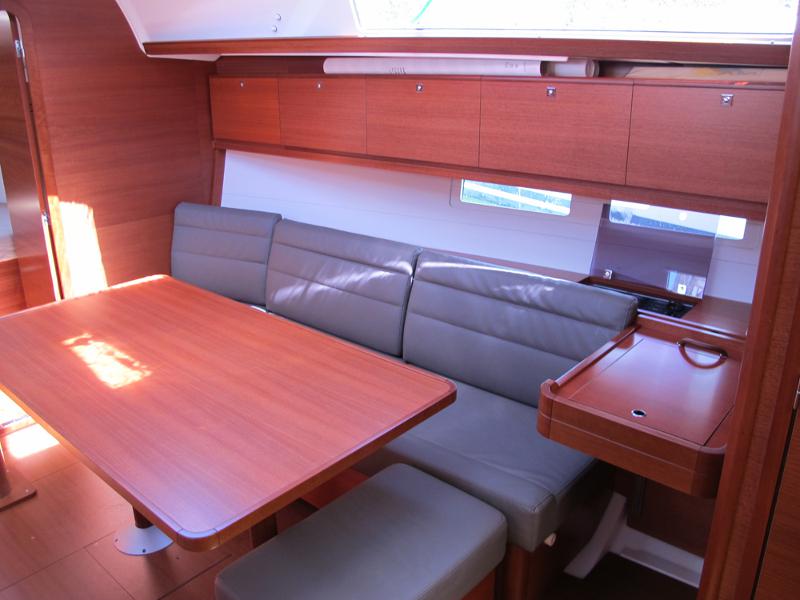 Book yachts online - sailboat - Dufour 382 GL - D 382 GL - rent