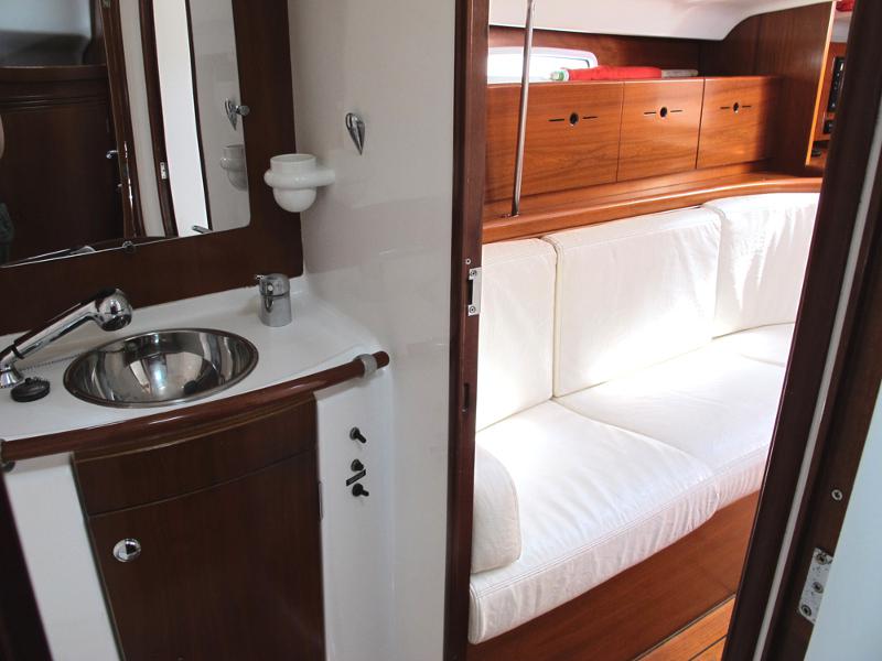 Book yachts online - sailboat - First 40.7 - Kala Nag - rent