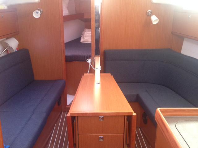 Book yachts online - sailboat - Bavaria Cruiser 34 - Vid - rent