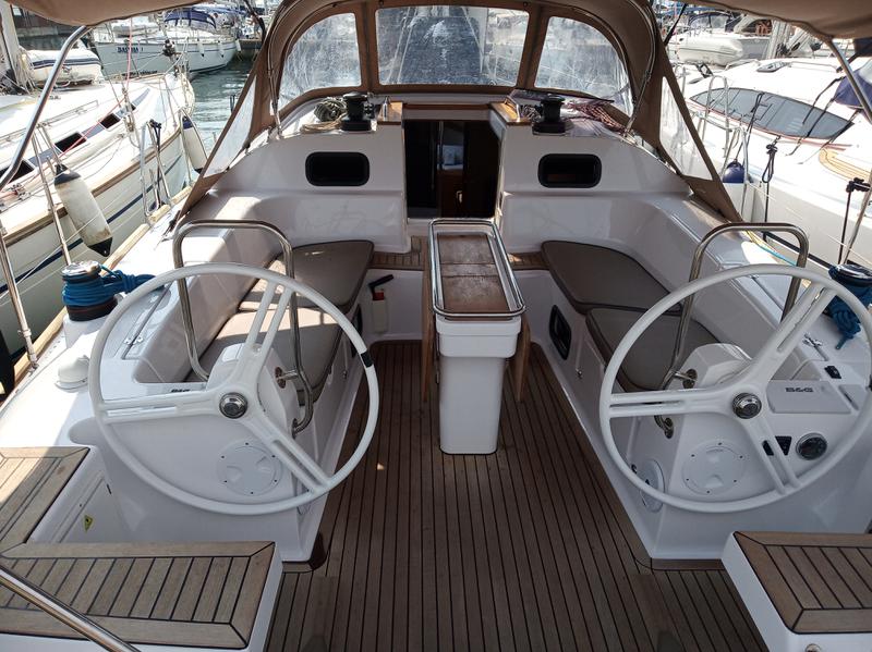 Book yachts online - sailboat - Elan Impression 45 BT - Knotty Buoy - rent