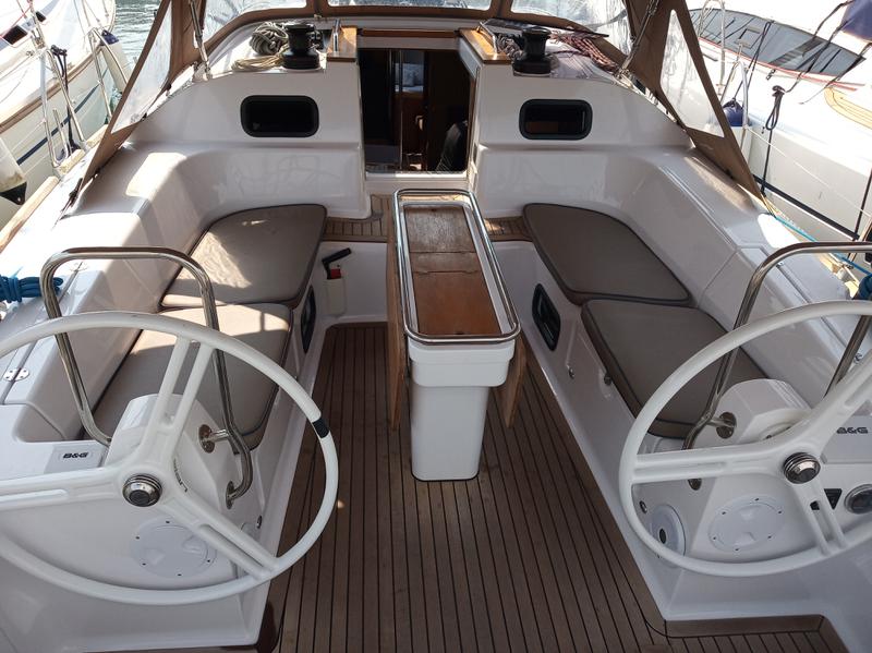Book yachts online - sailboat - Elan Impression 45 BT - Knotty Buoy - rent