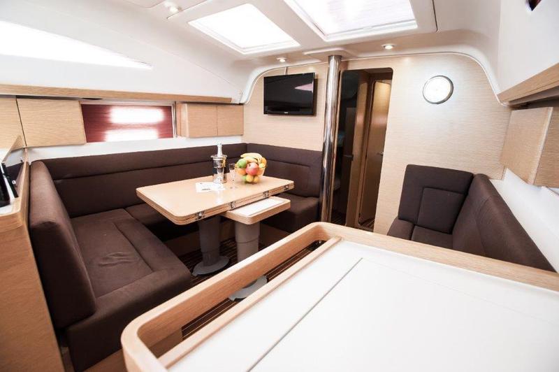 Book yachts online - sailboat - Elan Impression 45 BT - Luma with A/C - rent