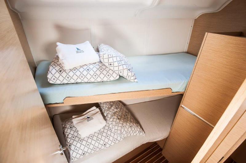 Book yachts online - sailboat - Elan Impression 45 BT - Luma with A/C - rent