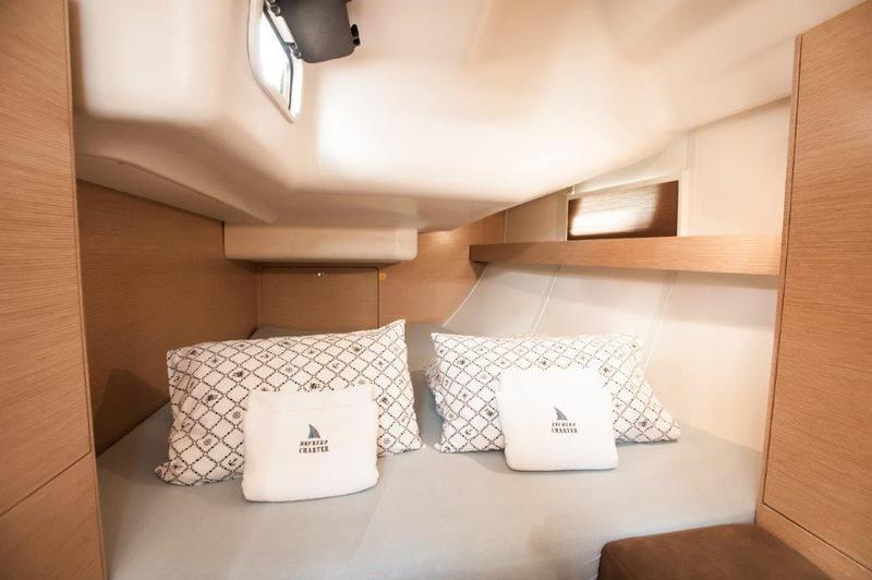 Book yachts online - sailboat - Elan Impression 45 BT - Luma with A/C - rent