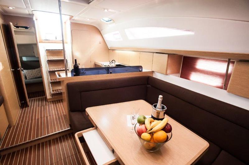 Book yachts online - sailboat - Elan Impression 45 BT - Luma with A/C - rent