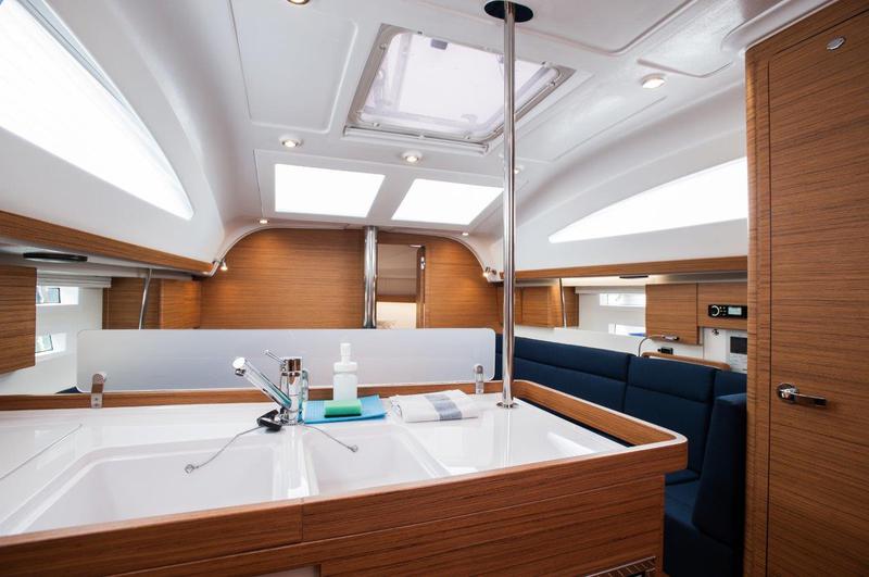 Book yachts online - sailboat - Elan Impression 40 - FORTISS with A/C - rent