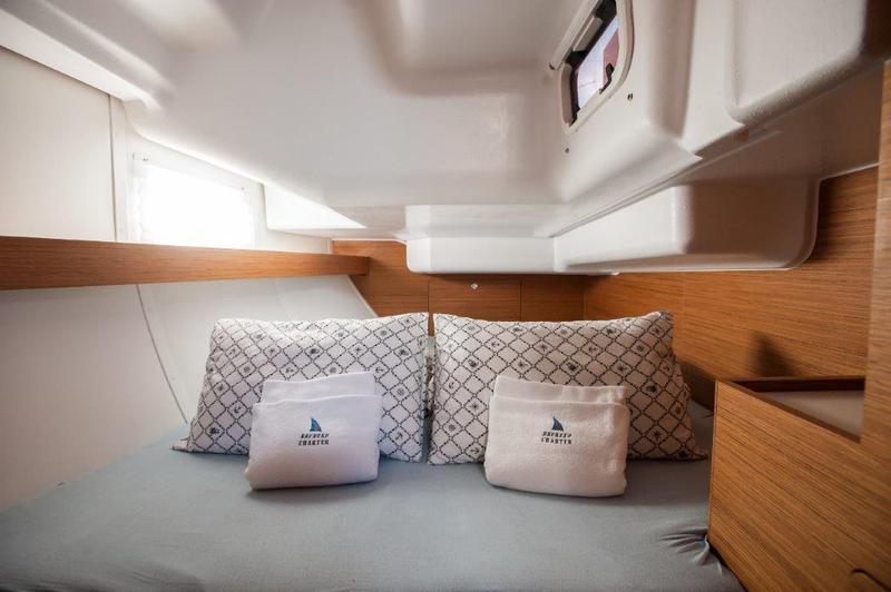 Book yachts online - sailboat - Elan Impression 40 - Stardust with A/C - rent