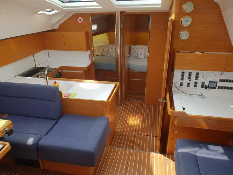 Book yachts online - sailboat - Elan 494 Impression - Lucija I with A/C - rent