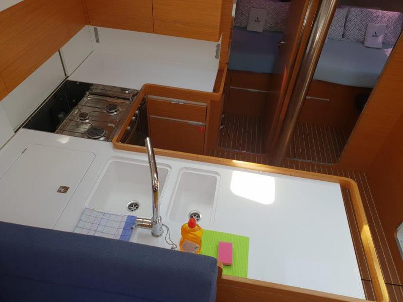 Book yachts online - sailboat - Elan 494 Impression - Lucija I with A/C - rent